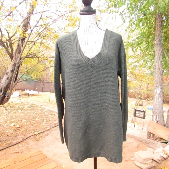 Isabel by Ingrid & Isabel Dark Gray V-Neck Sweater - Picture 1 of 5